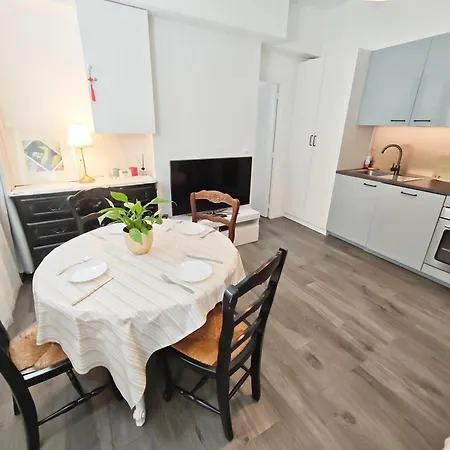 Notre Dame In Latin Quarter Stylish Flat For 6 Apartment Paris