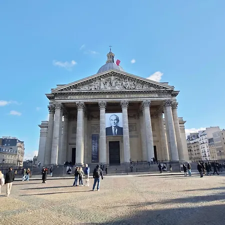 Notre Dame In Latin Quarter Stylish Flat For 6 Apartment Paris